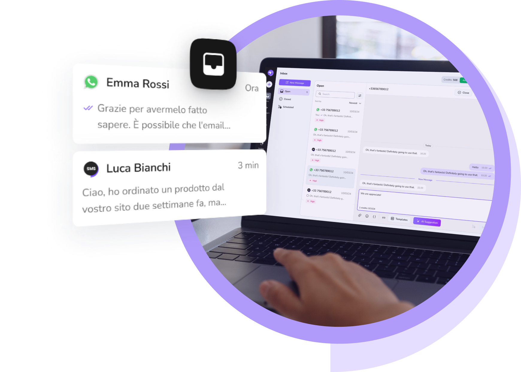 Rappresentante del servizio clienti che usa la posta in arrivo di TopMessage per controllare i messaggi SMS e WhatsApp